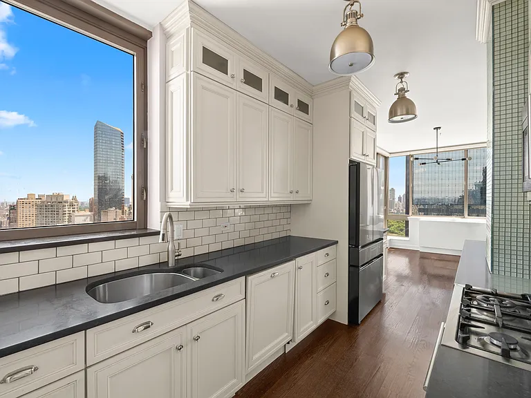 2 Columbus Ave #34B — Photo 5