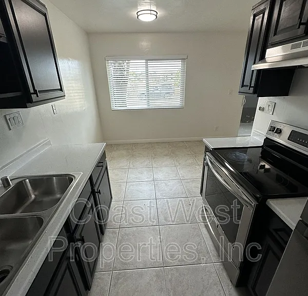 Mauna Loa Apartments — Photo 6