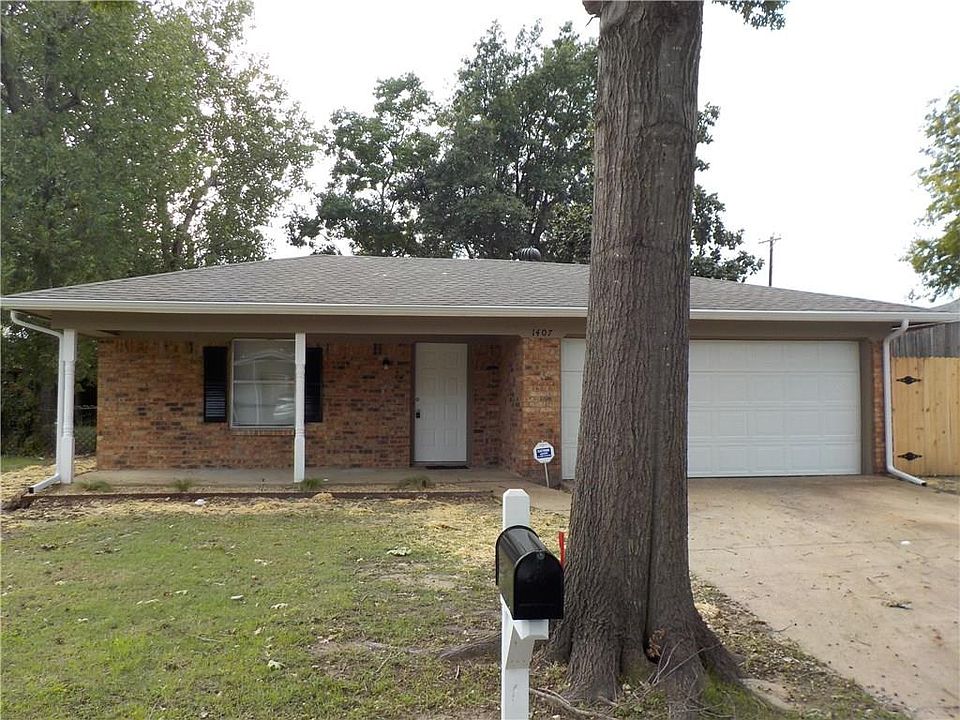 1st image of 1407 La Fonda Dr