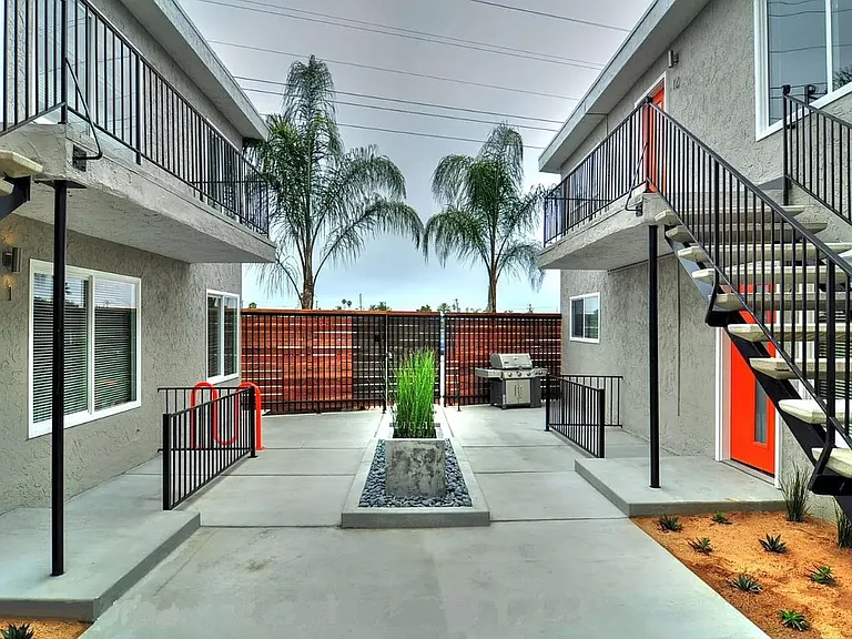 4440 Boundary St #11 — Photo 3