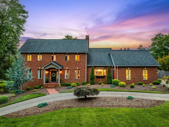 704 Chippendale Rd, Kingsport, TN 37660