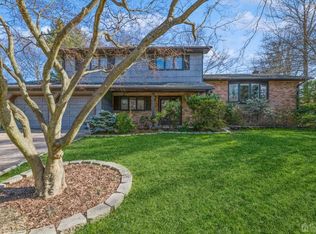 3 Hidden Lake Dr, North Brunswick, NJ 08902