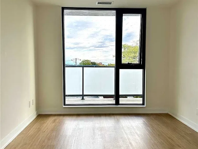 430 Roncesvalles Ave #409 — Photo 7