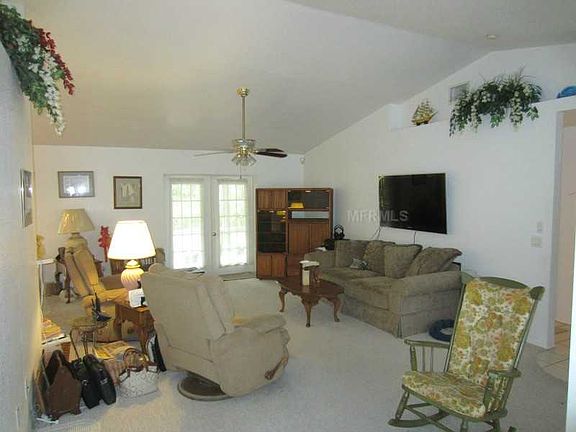 3rd image of 3725 Giblin Dr