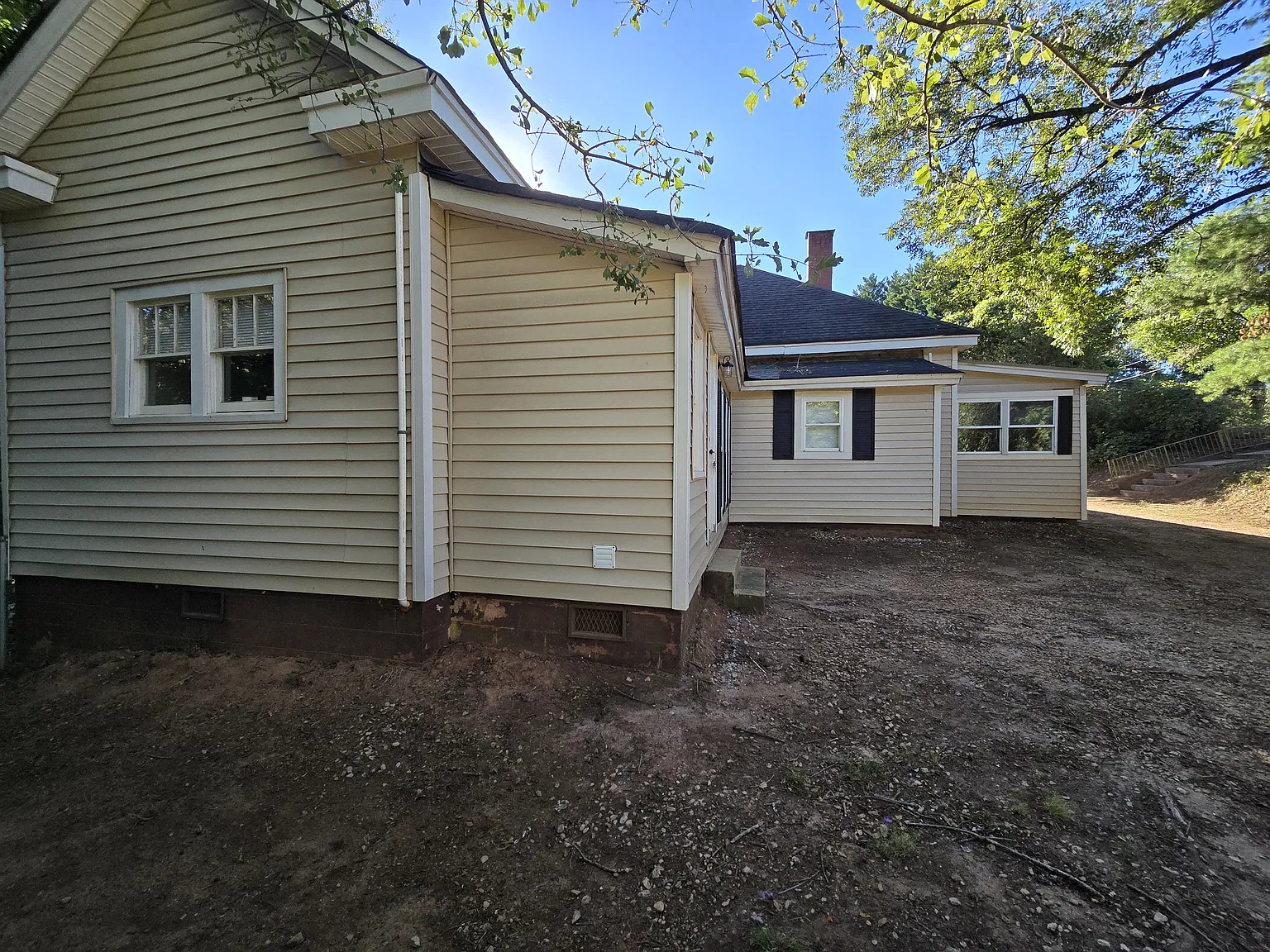 3 bed, 2.5 bath, 1900 sqft, $1,800 — Photo 3