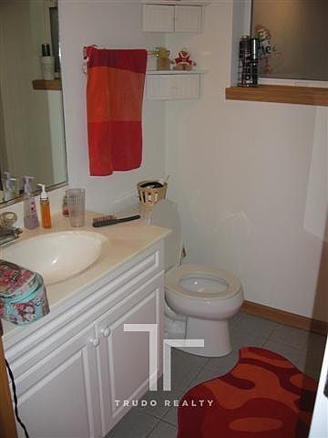 1st image of 3327 N Sheffield Ave #0