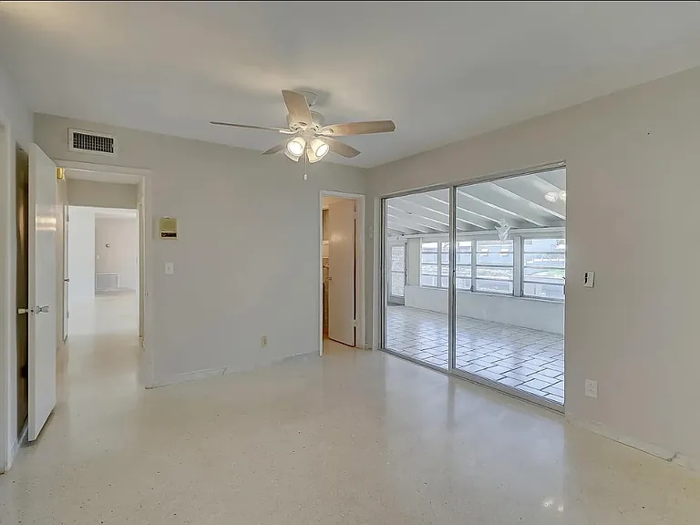 2041 Coral Reef Dr — Photo 29