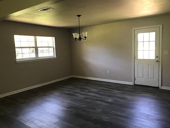 4th image of 78 Oak Dr