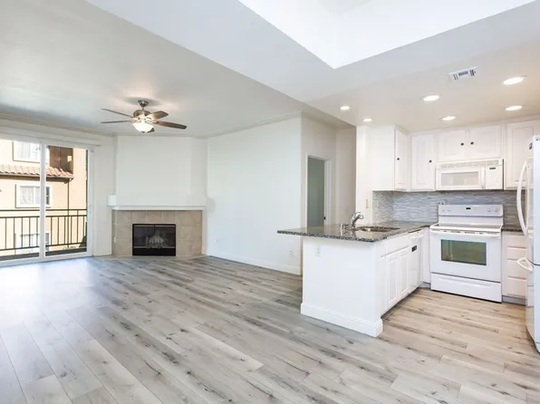 2020 Camino De La Reina Unit 220, San Diego, CA 92108