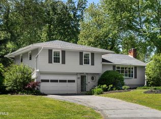 22 Shetland Dr, Delmar, NY 12054