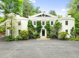 482 Armonk Rd, Mount Kisco, NY 10549