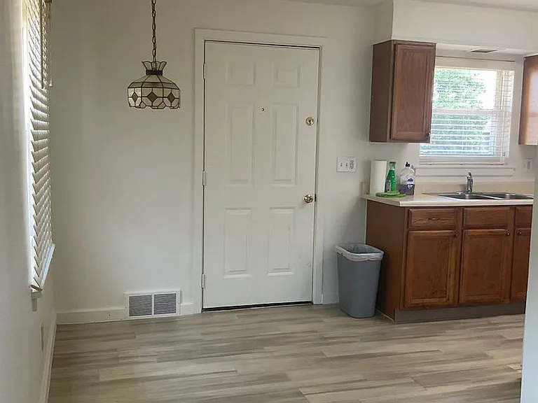 3003 Pennwood Rd — Photo 5
