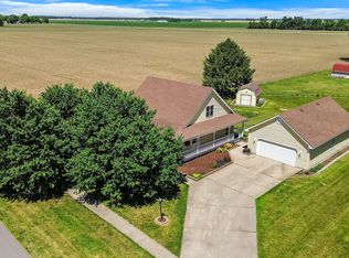 704 Condon Rd, Wanatah, IN 46390