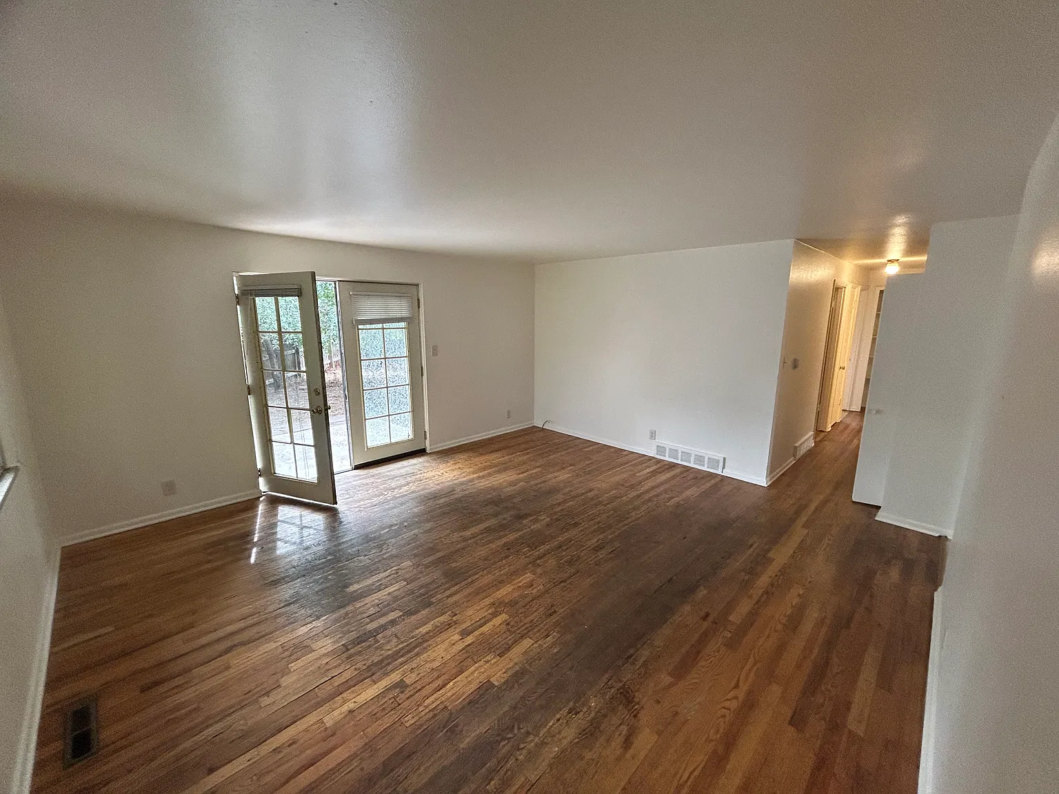 4 bed, 1362 sqft, $4,780 — Photo 4
