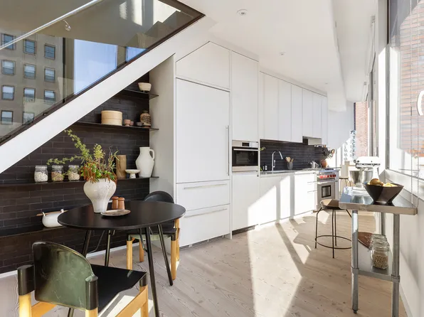 100 Franklin Street image 11 of 31