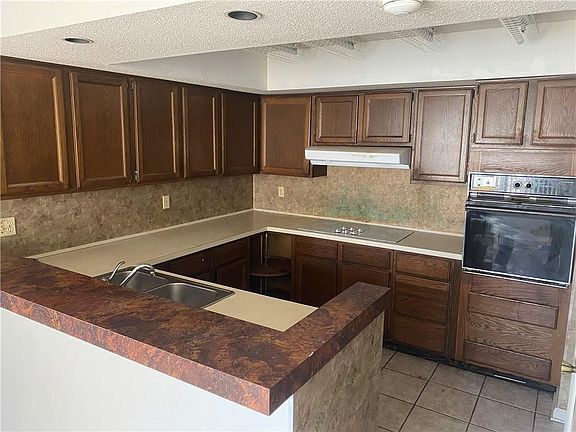 4th image of 8040 Branch Dr