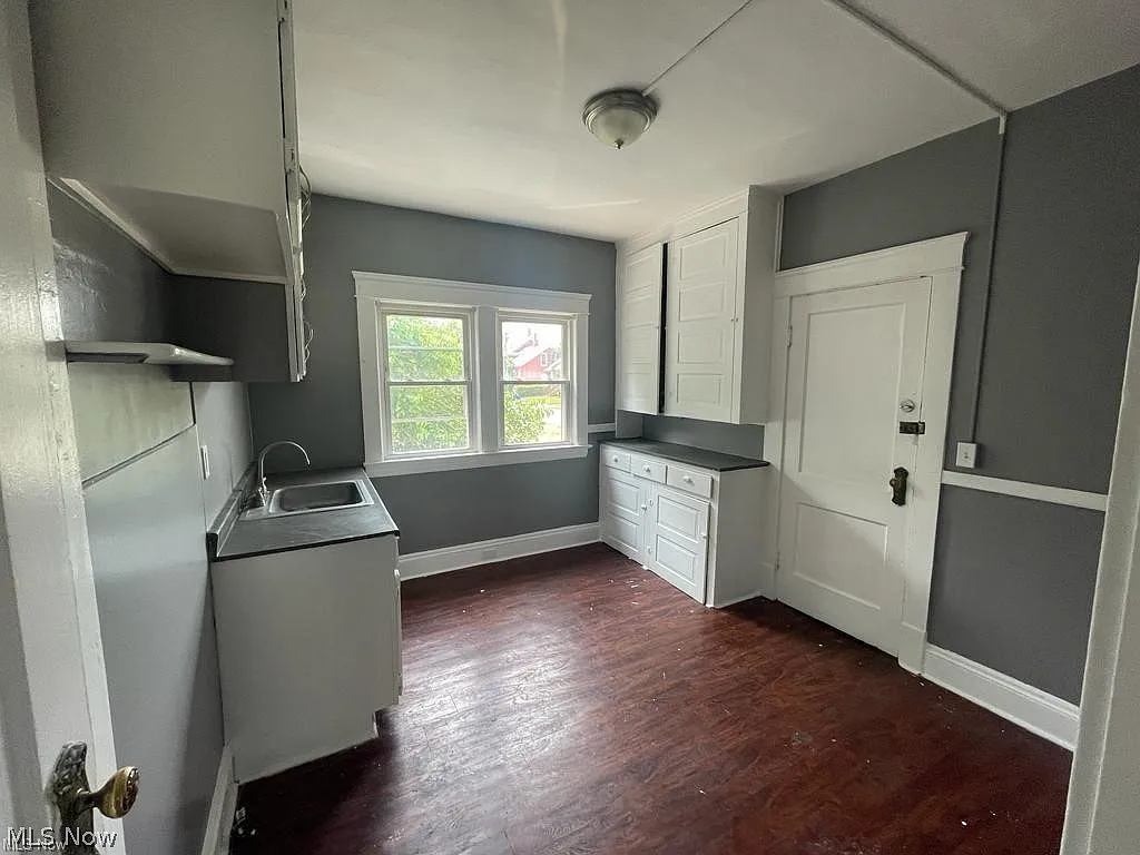 2 bed, $850 — Photo 2