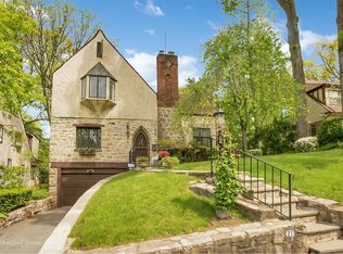 21 Lakeside Dr, New Rochelle, NY 10801