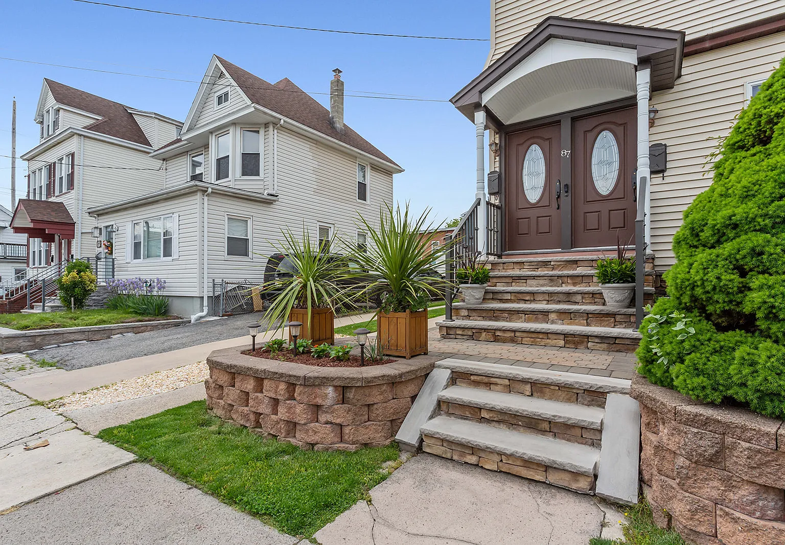 3 bed, $2,550 — Photo 2