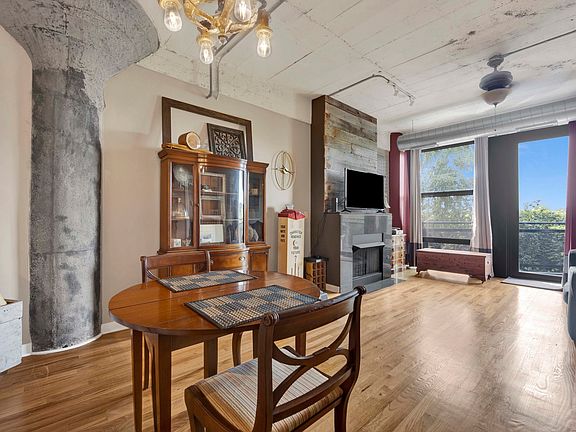 5th image of 1071 W 15th St Unit 214