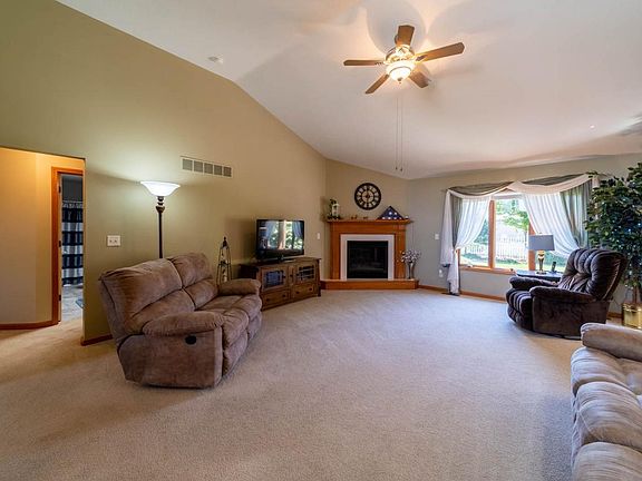 3rd image of 1406 Timothy Dr