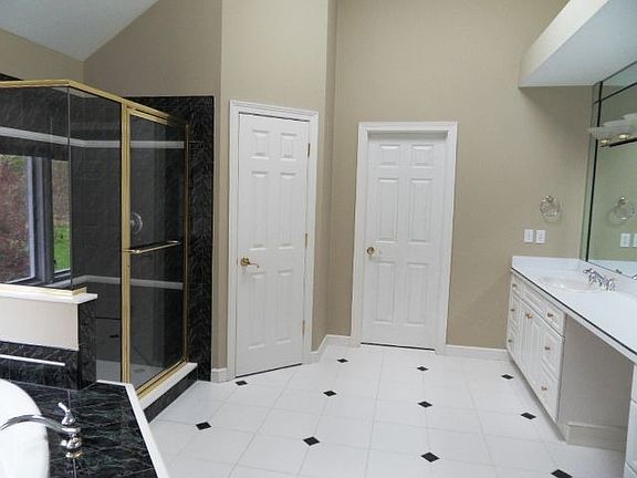 2nd image of 39105 Lochmoor Dr