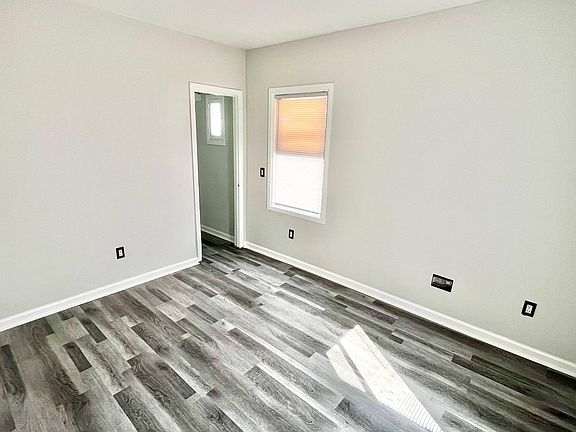 3rd image of 435 Daisy Ave #437