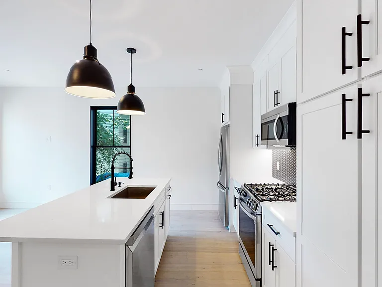 21 Buttonwood St #19 — Photo 7