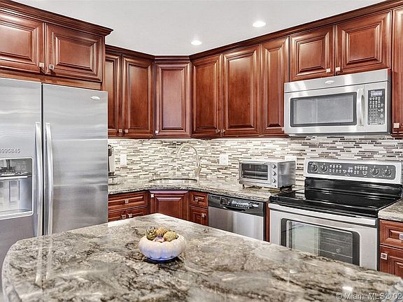 5th image of 9979 N Belfort Cir #D106