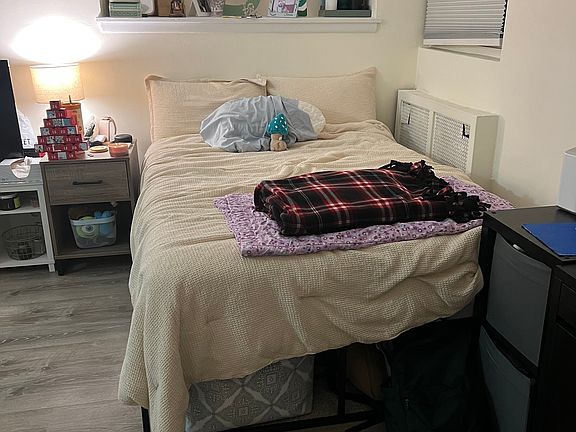 2nd image of 912 Pine St APT 3B