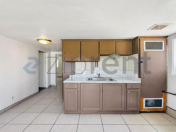 5th image of 3634 E Madison Ave #2