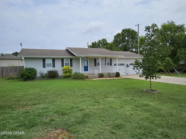 1583 N 17th St, Monett, MO 65708