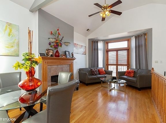 2nd image of 4242 S Vincennes Ave APT 3