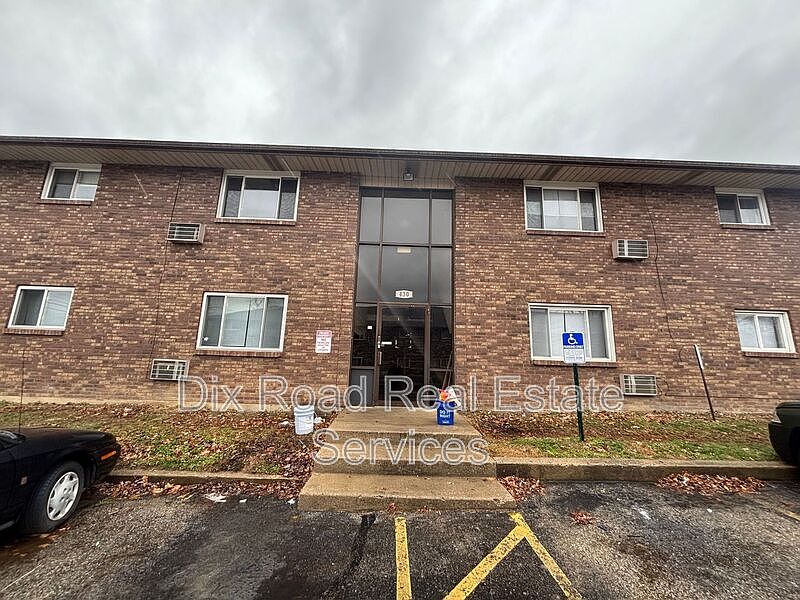 1st image of 430 Bellbrook Ave #9