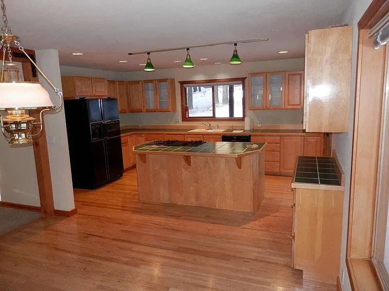 2 bed, 2.5 bath, 1848 sqft, $1,000 — Photo 2