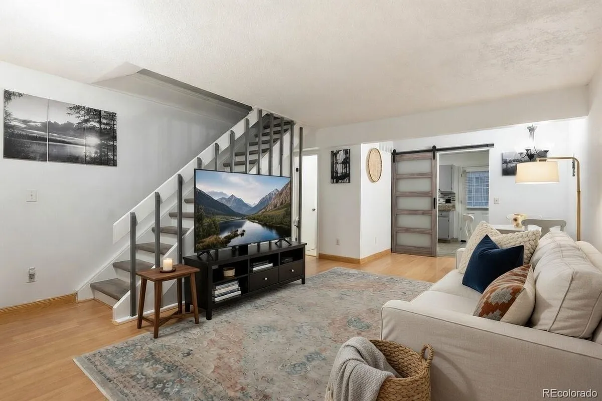 Building Photo - 1517 S Owens St #5