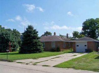 103 S 5th St, Plainview, NE 68769