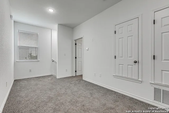 1835 W Poplar #402 — Photo 12