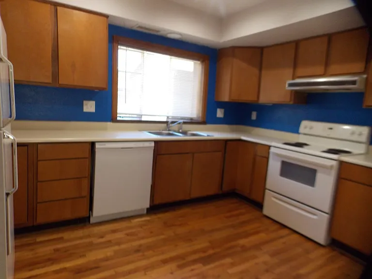 3125 N Alta Vista Dr — Photo 2