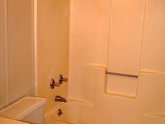 Newly Renovated Full Bathroom.