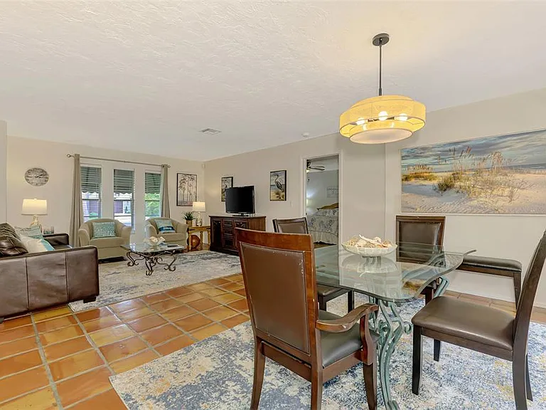 4946 Commonwealth Dr — Photo 16
