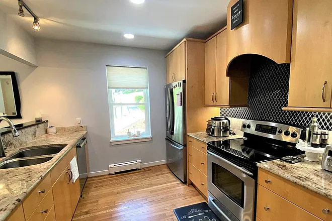 675 Powell St #4 — Photo 5