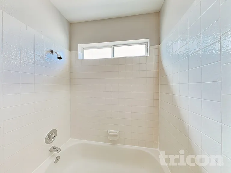 1648 Trish Ln — Photo 11