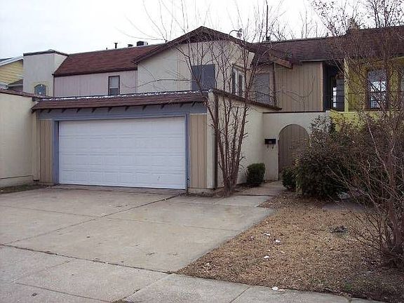 2nd image of 2424 Las Brisas St