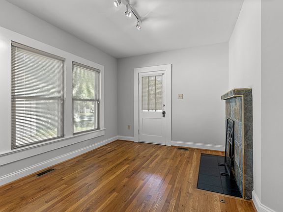 5th image of 926 Aurora Ave