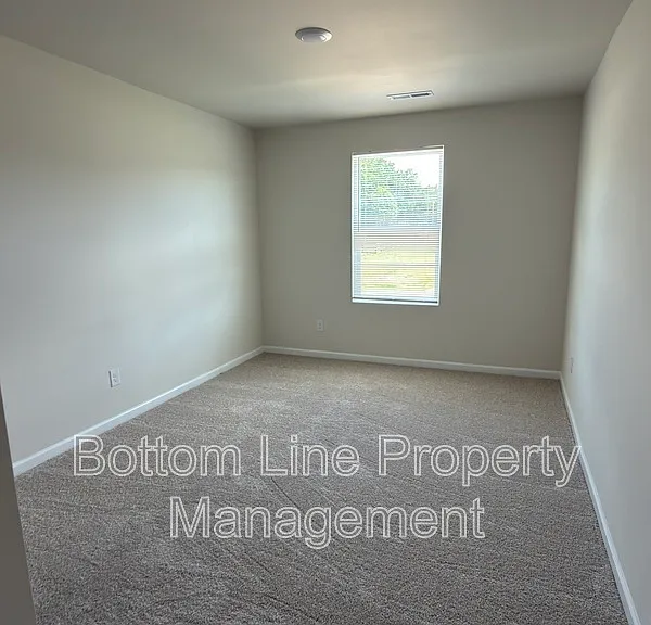1035 Pepper Ln — Photo 13