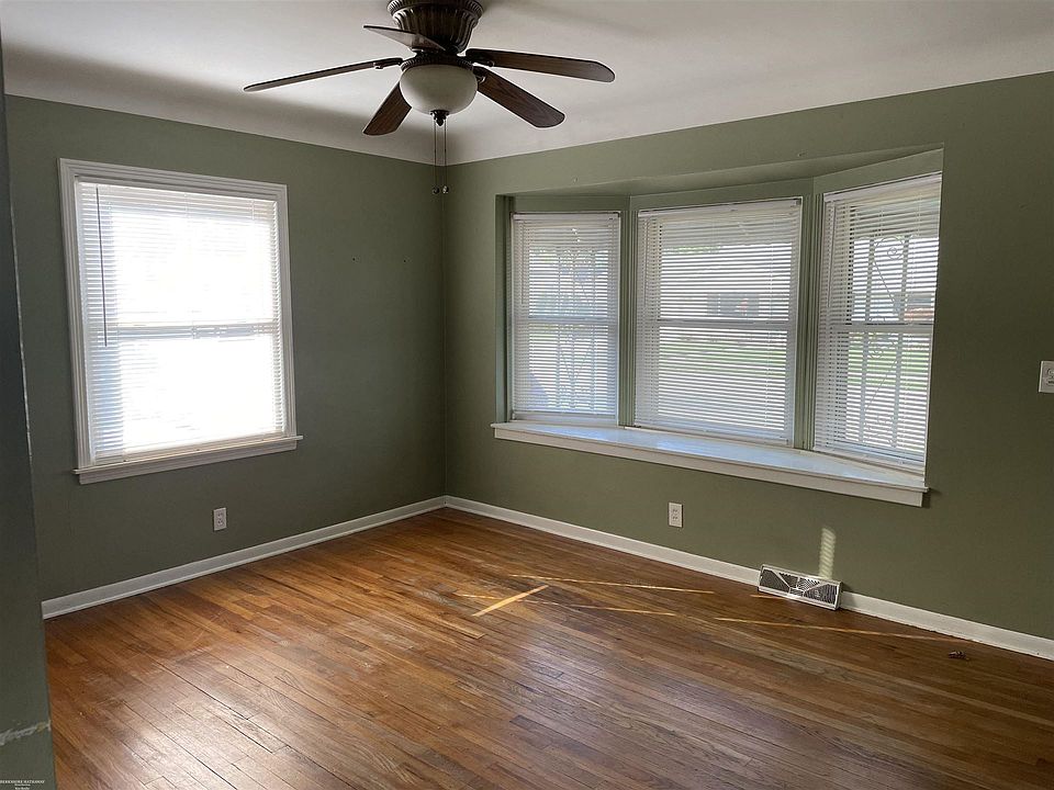 23012 Maxine St, Saint Clair Shores, MI 48080 Zillow