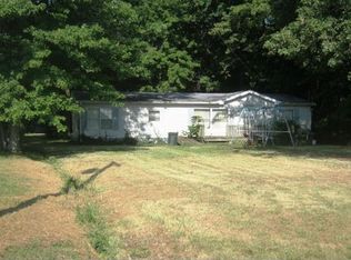 236 Emory St, Flora, IL 62839