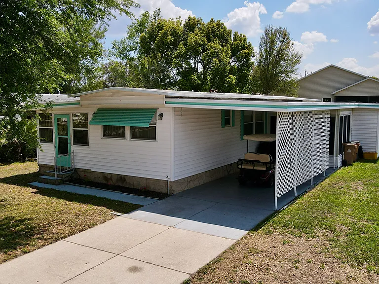 1016 Nell Way — Photo 4