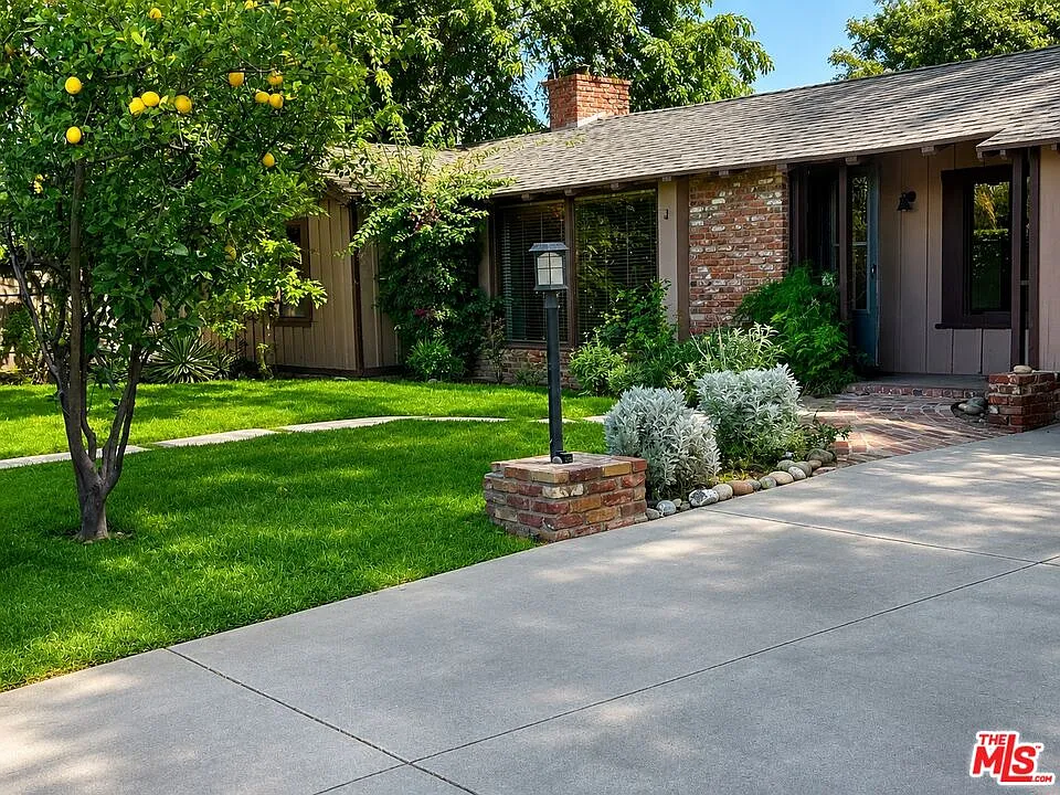 4 bed, 3.0 bath, 3156 sqft, $6,495 — Photo 3